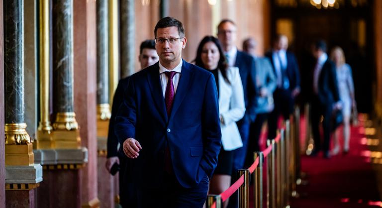 Itt vannak a nevek és a pozíciók, ezeket a tisztségeket kapja a Fidesz az új Országgyűlésben