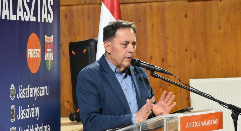 Jászberényi fideszes képviselő: Nem nekem kellene visszaadnom a mandátumomat, hanem Pócs Jánosnak