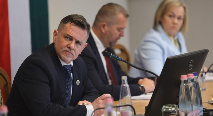 "Nem vaktában lövöldöztünk, nem politikai ösztönből döntöttünk!" - a DAM jövője a miskolci közgyűlésen - képekkel