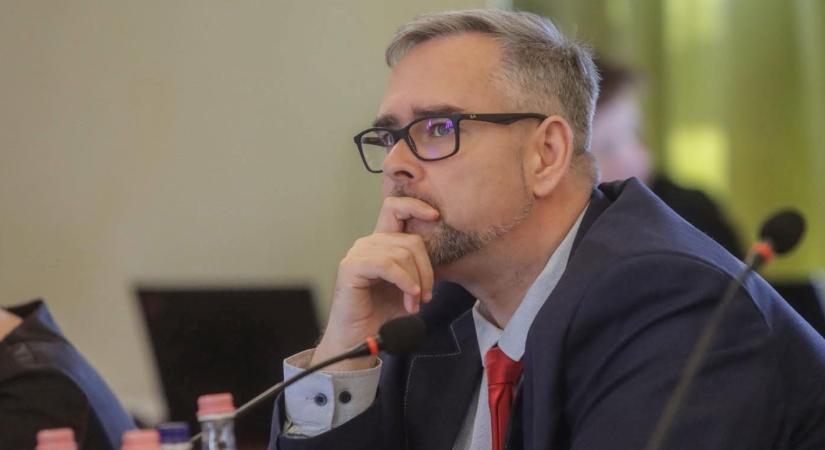 Szakít a DK-val az óbudai polgármester