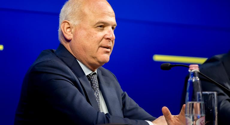 Hiába zúdul a kritika a Magyar Kajak-Kenu Szövetség elnökére, nem indult bizalmi szavazás Schmidt Gábor ellen