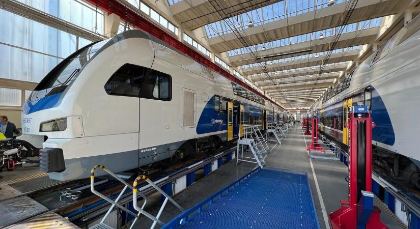 Kulcsfontosságú vonatgyárat vett vissza a magyar állam: a MÁV-vezér elmagyarázta, mi történt – "Az eladása hiba volt"