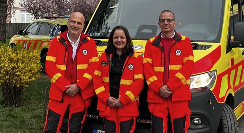 Hívta a mentőket egy mozdulatlan emberhez, de nem kezdte meg az újraélesztést, mert időpontja volt