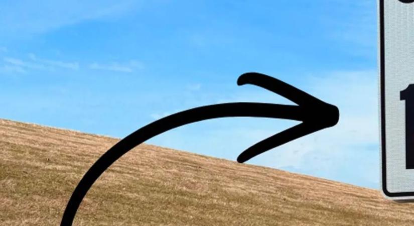 Új KRESZ-táblát tettek ki egy út mellé, mindenkinek kettéáll tőle a szeme – fotó