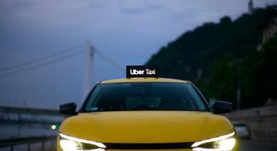 Már Budapesten is elérhető az Uber futárszolgáltatása, amit egy anyák napi meglepetéssel vezetnek be