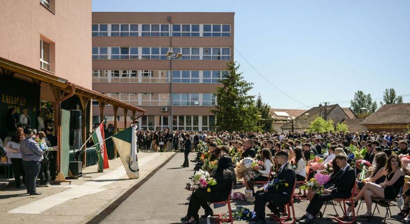 Így ballagtak a hatvani DISZI-sek