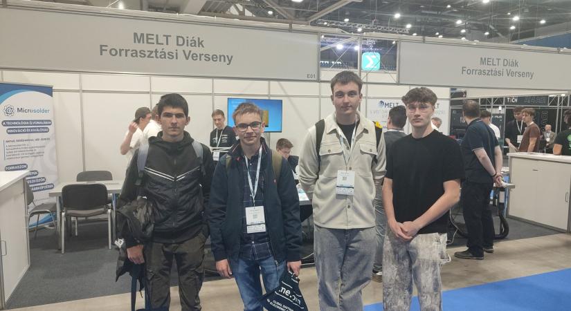 Első helyen egyéni és csapatszinten is a komáromi Ipari diákjai