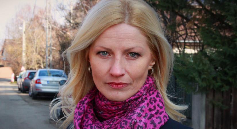 Elfogadta a Fidesztől a kétmilliós pozíciót a Pest vármegyei közgyűlésben, majd kilépett a DK-ból Jószai Teodóra