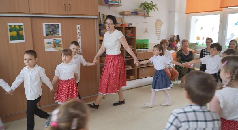 Táncot tanítottak az óvodások