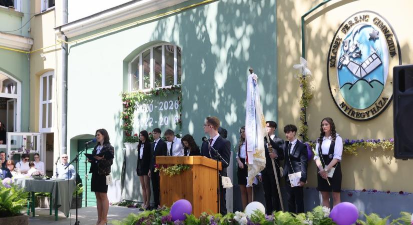 Ballagás: elbúcsúzott a végzős évfolyam a Kölcsey Ferenc Gimnáziumban