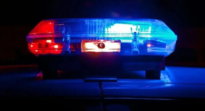 Rendkívüli! Elsodort egy autót a vonat Üllőn