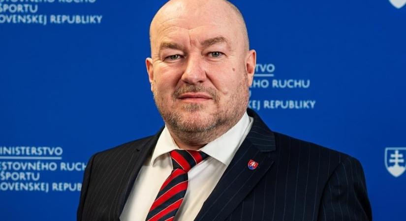 Attól fél egy szlovák miniszter, hogy Magyar Péter visszafoglalja a Felvidéket, ezért visszavezetné a sorkatonaságot