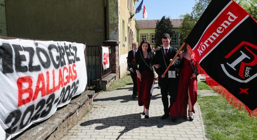 Legyen bátorságuk a saját útjukat választani – Három osztály végzősei ballagtak a körmendi Rázsó Imre Technikumban