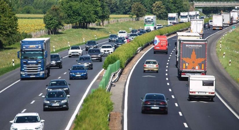A nap hősei: az autópályán mentettek életet a hajdú-bihari rendőrök - fotókkal!