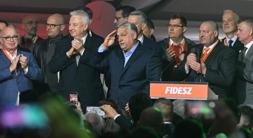 Libération-elemzés: Menekülőre fogták az Orbán-rendszer nagyágyúi