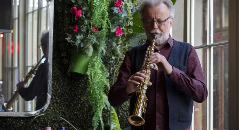 Hírmozaik – április 30.