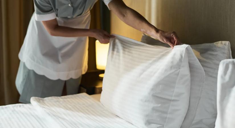 Volt dolgozók tálaltak ki: valójában csak ennyire takarítják ki a hotelszobákat
