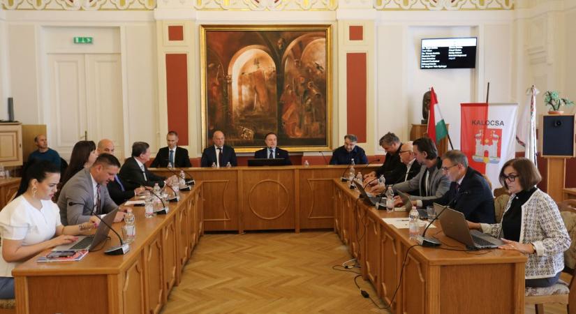 Kalocsa döntött: százmilliók érkezhetnek, átszervezések jönnek, és újraindulhat a sárkányhajózás