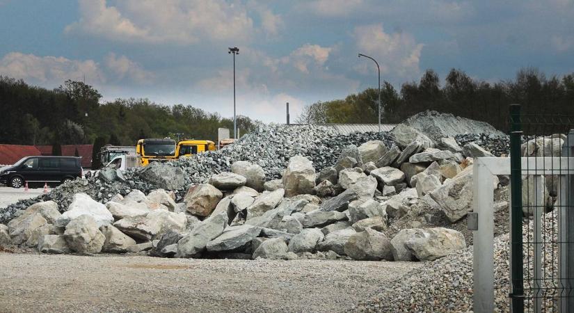 Indul a lakossági pályázat, megszabadítanak az azbeszttől, ha kéred! Debrecenben ez a cég veszi kézbe