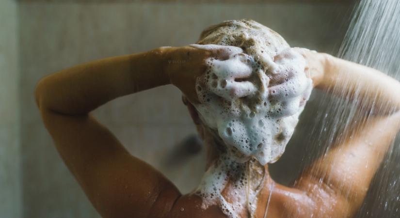 Mi se hittük el, de igaz! Tedd ezt a samponodba, és a hajad napokig illatozni fog és még a fejbőrödnek is jót teszel vele