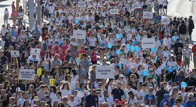 Ingyenes koncertek, felvonulás és kertmozi a Fejér vármegyei majálisokon!