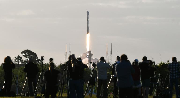 Becsapódásra felkészülni, augusztusban a Holdnak ütközik a SpaceX-rakétája