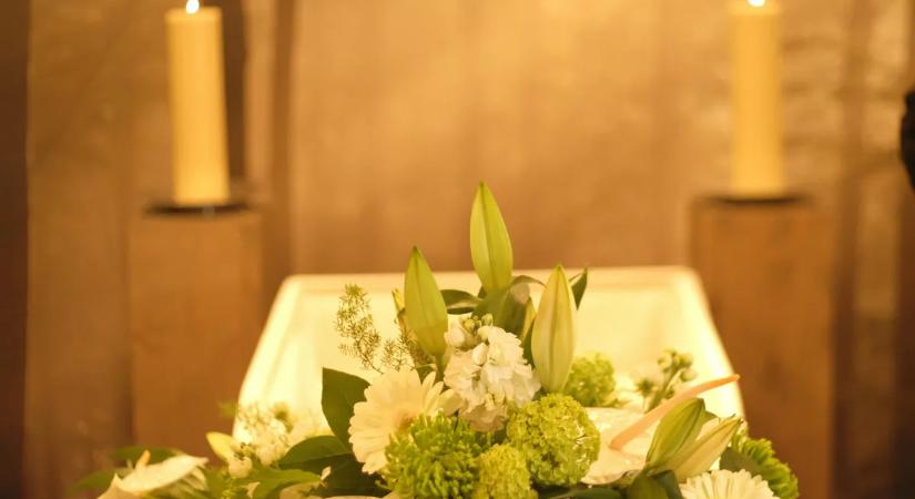 Megrendítő búcsú a koporsónál – a ló reakciója örökre beleégett mindenkibe