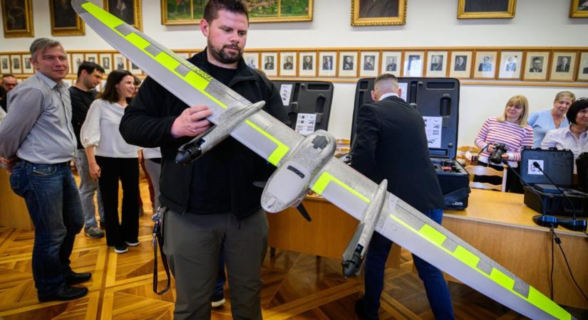 Egy repüléssel 700 hektárnyi területet lézerszkennelnek a Soproni Egyetem mindent látó drónjai