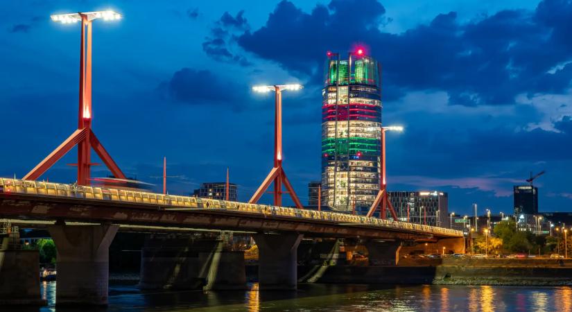 Hajmeresztő akció a Kopaszi-gátnál: Videóra vették a Mol-toronyból végrehajtott bázisugrást