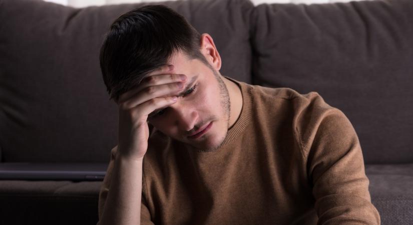 Két arc, egy hiány