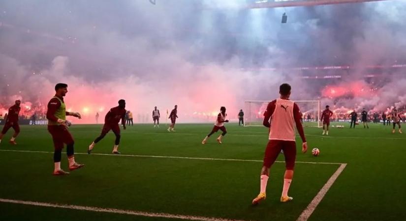 Nem mindennapi látvány: Sallaiék fáklyatűzben hangolódtak a bajnoki címre – képek