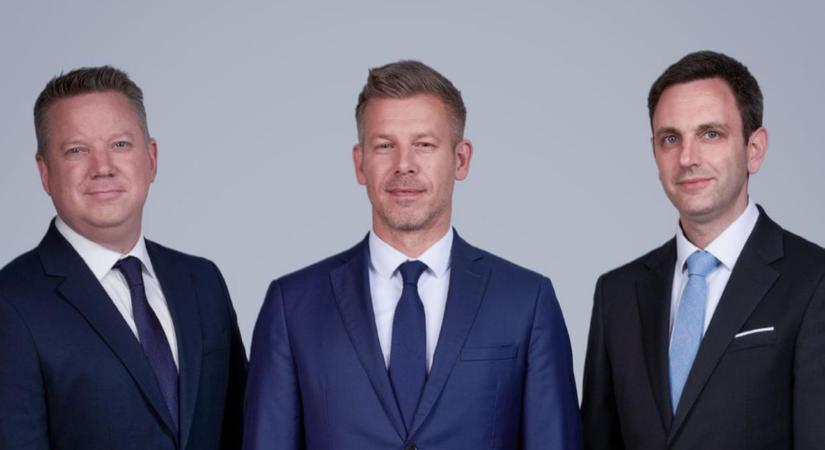 Két újabb minisztert jelentett be Magyar Péter