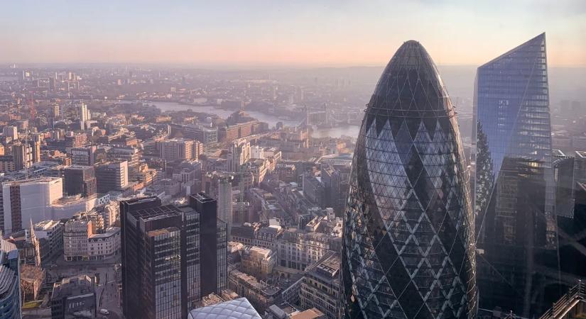 Rejtélyes szobor bukkant fel Londonban – hamar meg is lett a válasz