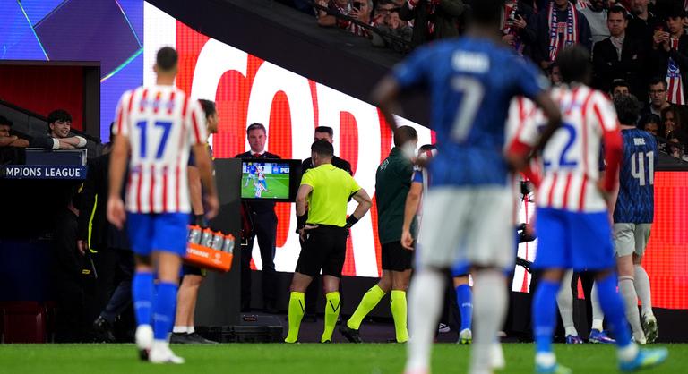 Az UEFA reakciója láttán egyre nagyobb a felháborodás Londonban