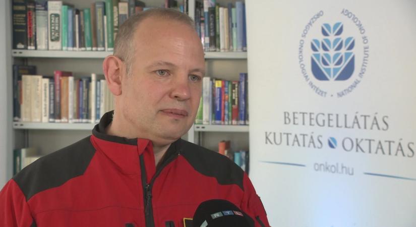 Utcán mentették meg a férfi életét: 7 perces műtét és helyszíni véradás – példa nélküli beavatkozás Magyarországon