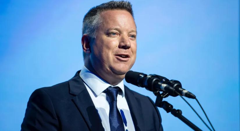 Sose volt belügyes, még a politikában is újonc, most neki kell visszaterelni a szakmai útra a rendvédelmet