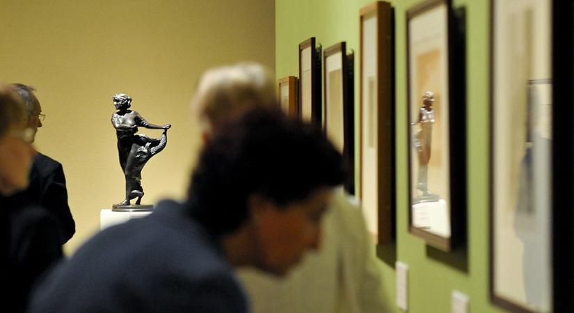 Állami cenzúra miatt kellett átírni egy múzeumi katalógust