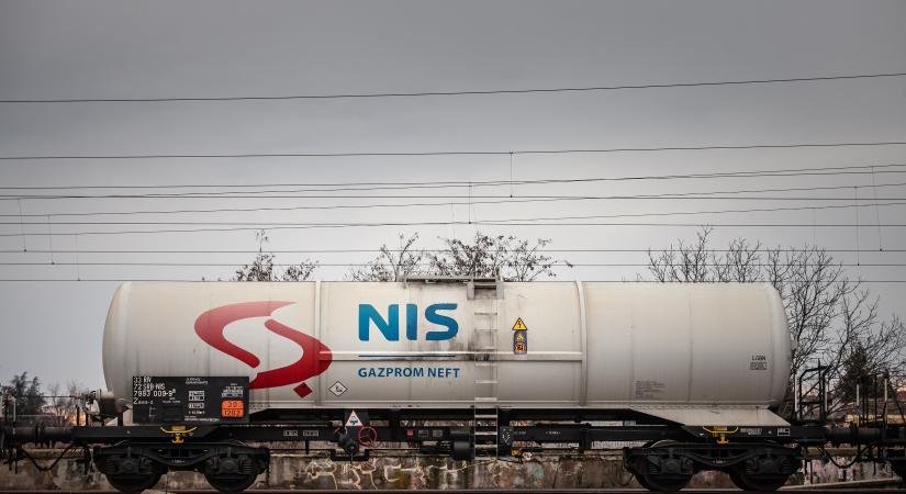 Szankciók, leállás, mégis profitnövekedés – mi történik a NIS-nél?