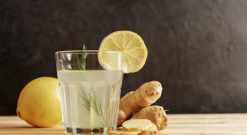 Nem a citrom vagy a gyömbér: ezt sokan a reggeli víz „csendes helyettesítőjeként” isszák