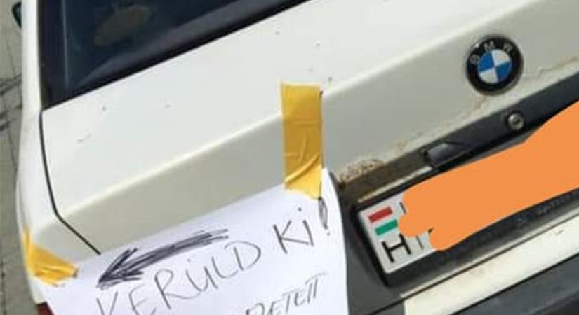 Vicces üzenetet kapott autójára Miskolcon egy részeg BMW-s