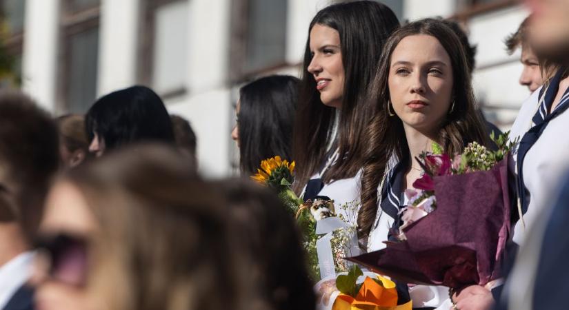 Fotókon és videón a Bárdos ballagása
