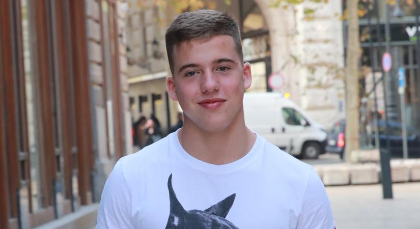 Ifj. Schóbert Norbi elballagott, Rubint Réka szívhez szóló üzenetet írt