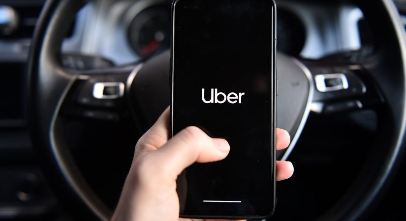 Újít az Uber, már a csomagunkat is feladhatjuk