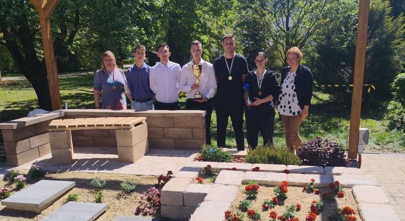 Hatalmas siker: velencei iskola lett a legeredményesebb a rangos versenyen!