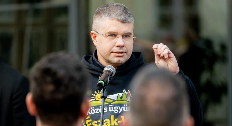 A sajtót megkerülve vette át megbízólevelét a fideszes képviselő, akit Magyar Péter nem ismer el