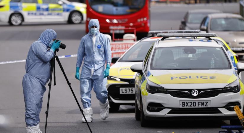 A szerdai késelés után emelték a terrorellenes készültséget Nagy-Britanniában