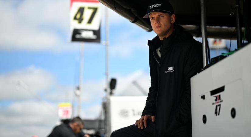 Sérülten versenyez és műtét vár Mick Schumacherre, aki egyetlen megjegyzéssel kihívta maga ellen a sorsot