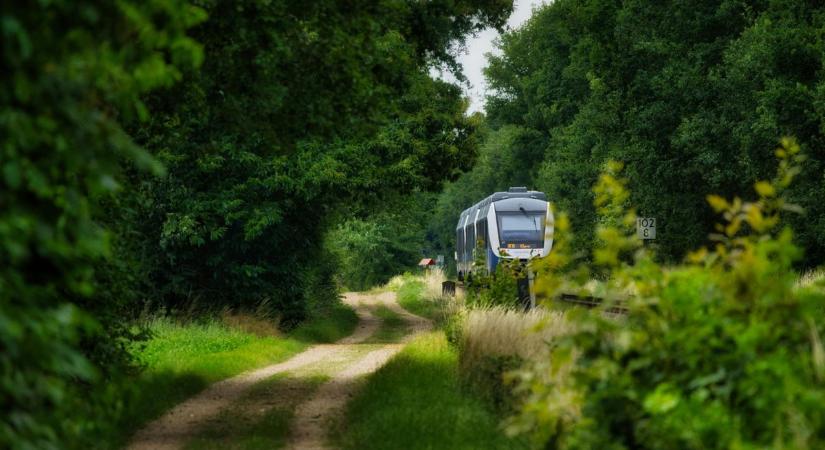 Zajos éjszakák jönnek a Balaton-felvidéki vasútvonalon karbantartás miatt