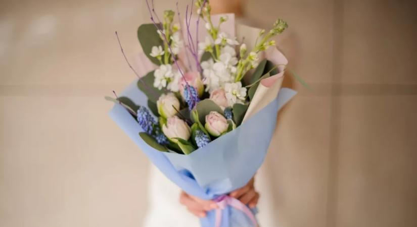 Hetekig pompázni fog az anyák napi vágott virág, ha ezt csempészed a vízbe