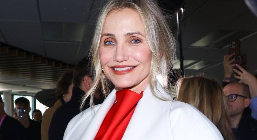 Cameron Diaz göndör, barna hajjal felismerhetetlen: meglepő felvételt mutatunk a színésznőről